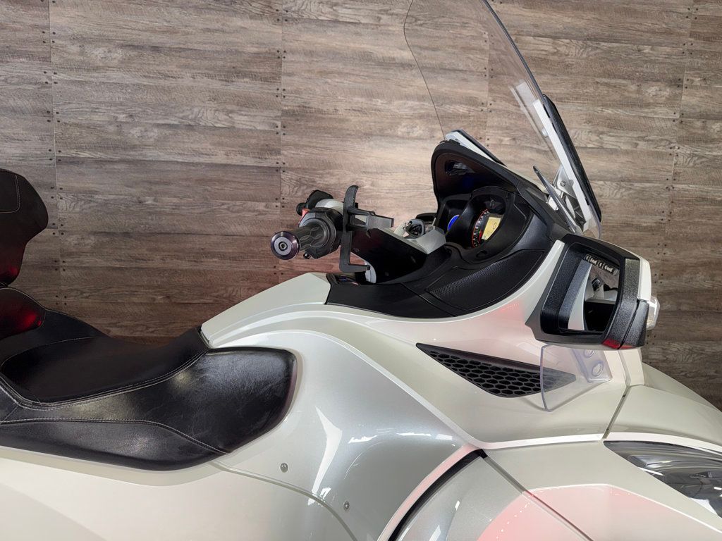 2014 Can-Am Spyder RT-S SM6 SUPER CLEAN! - 23046629 - 6