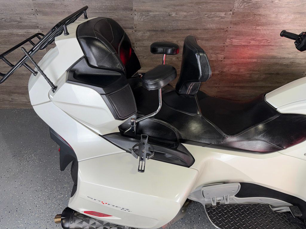 2014 Can-Am Spyder RT-S SM6 SUPER CLEAN! - 23046629 - 7