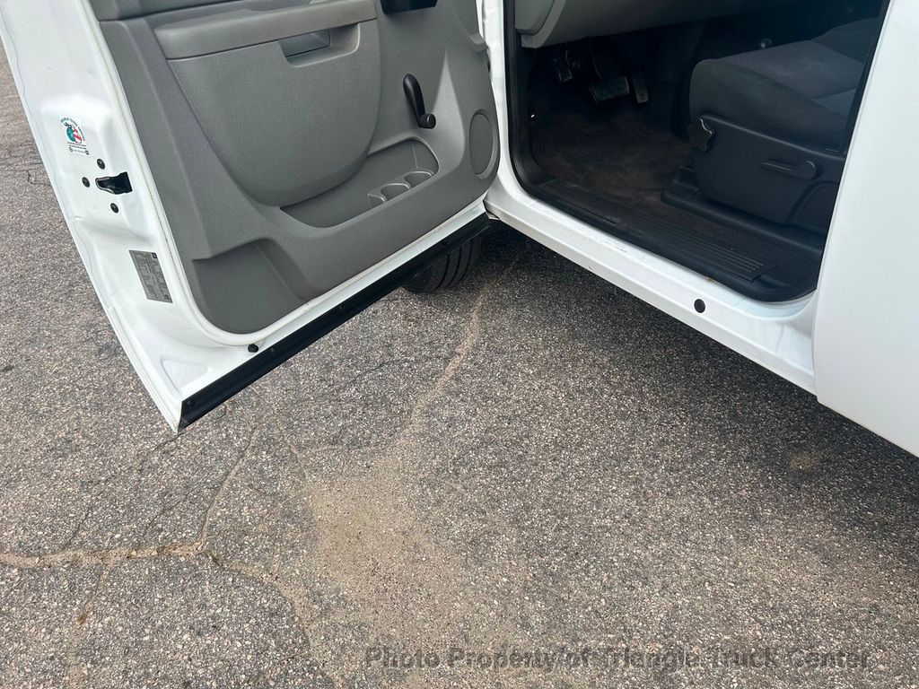 2014 Chevrolet 2500HD FULL SIZE 4 DOOR CREW CAB 4X4 31k MI +SUPER CLEAN UTILITY! LOOK INSIDE BOXES! VERY NICE UNIT - 22108024 - 15
