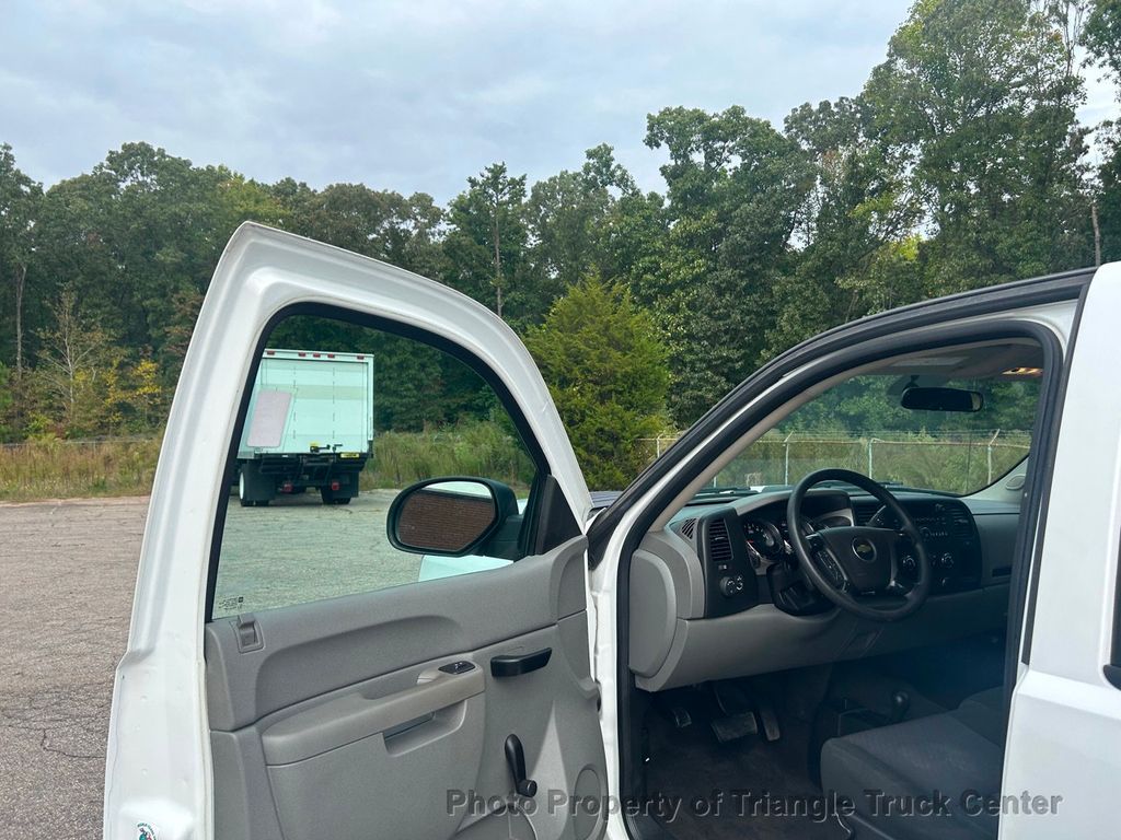 2014 Chevrolet 2500HD FULL SIZE 4 DOOR CREW CAB 4X4 31k MI +SUPER CLEAN UTILITY! LOOK INSIDE BOXES! VERY NICE UNIT - 22108024 - 16