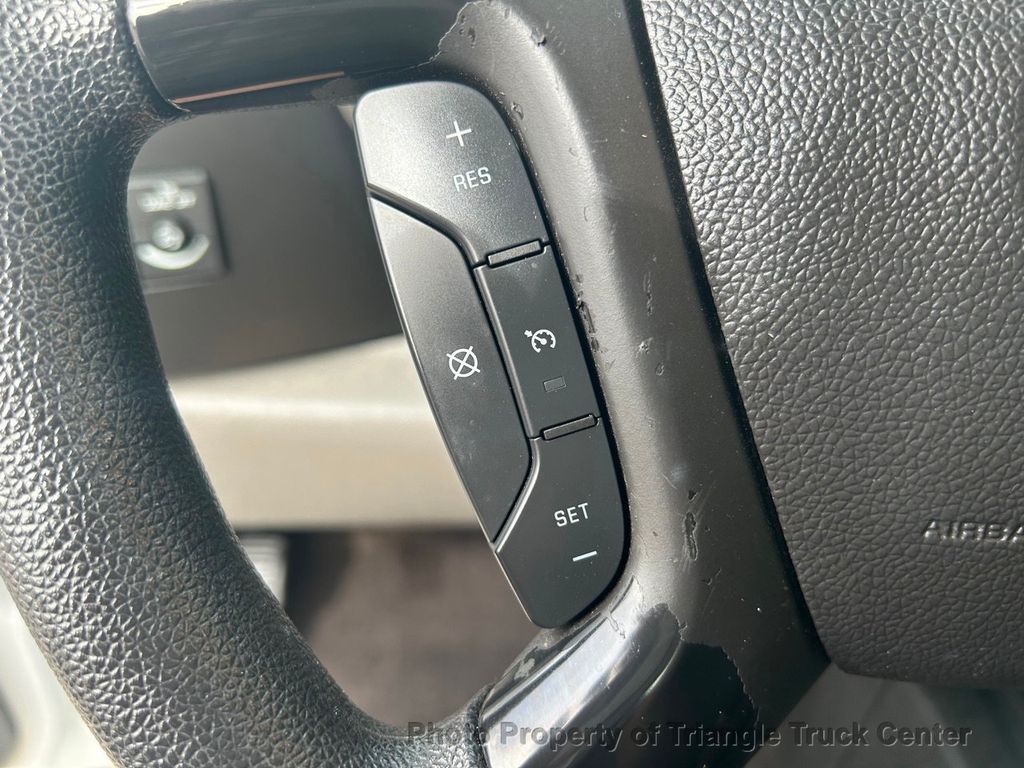 2014 Chevrolet 2500HD FULL SIZE 4 DOOR CREW CAB 4X4 31k MI +SUPER CLEAN UTILITY! LOOK INSIDE BOXES! VERY NICE UNIT - 22108024 - 25