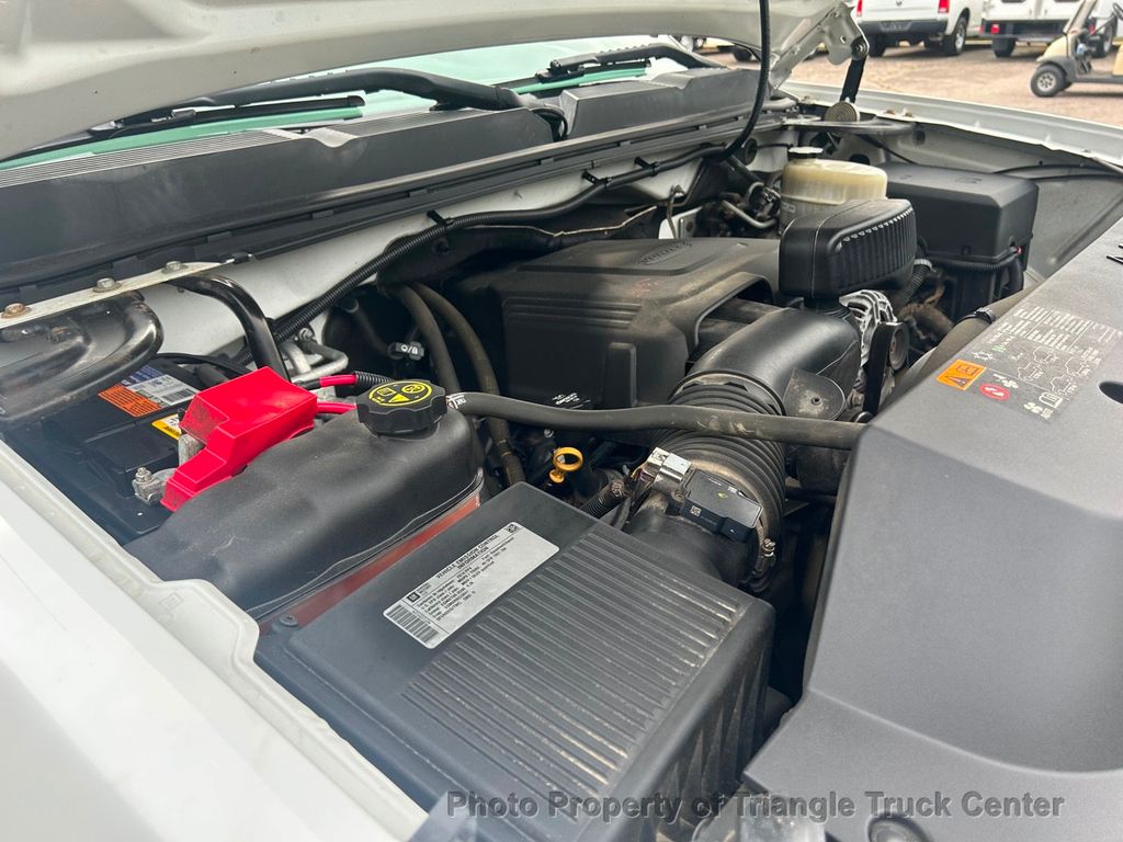 2014 Chevrolet 2500HD FULL SIZE 4 DOOR CREW CAB 4X4 31k MI +SUPER CLEAN UTILITY! LOOK INSIDE BOXES! VERY NICE UNIT - 22108024 - 52