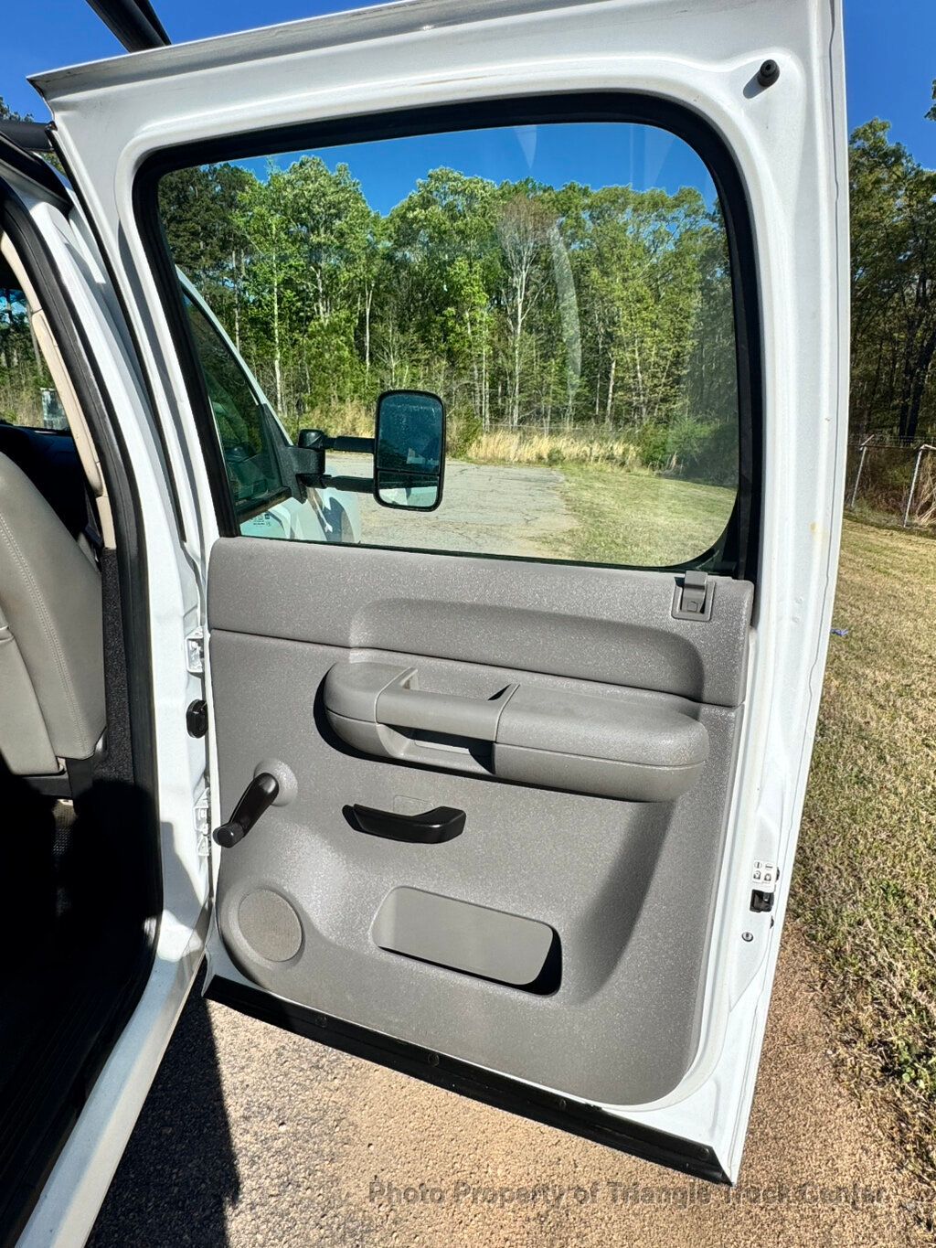 2014 Chevrolet 3500HD JUST 26k MILES! CREW CAB UTILITY SRW! +LADDER/ PIPE RACK FINANCE OR LEASE! - 23002306 - 26