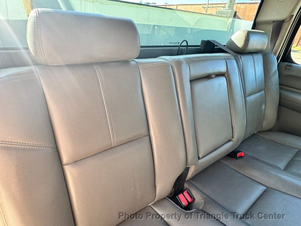 2014 Chevrolet 3500HD JUST 26k MILES! CREW CAB UTILITY SRW! +LADDER/ PIPE RACK FINANCE OR LEASE! - 23002306 - 31