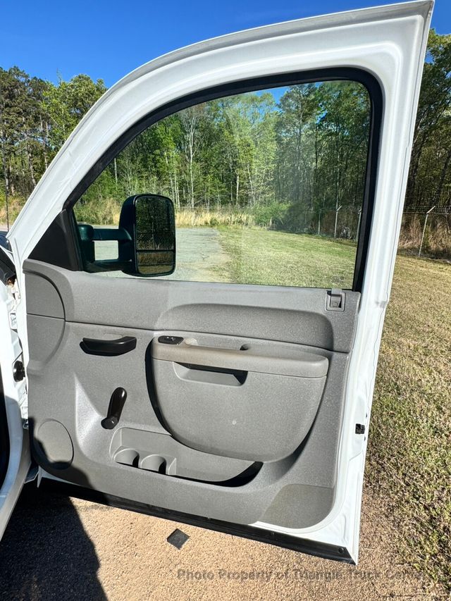 2014 Chevrolet 3500HD JUST 26k MILES! CREW CAB UTILITY SRW! +LADDER/ PIPE RACK FINANCE OR LEASE! - 23002306 - 38