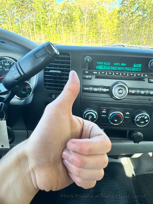 2014 Chevrolet 3500HD JUST 26k MILES! CREW CAB UTILITY SRW! +LADDER/ PIPE RACK FINANCE OR LEASE! - 23002306 - 55