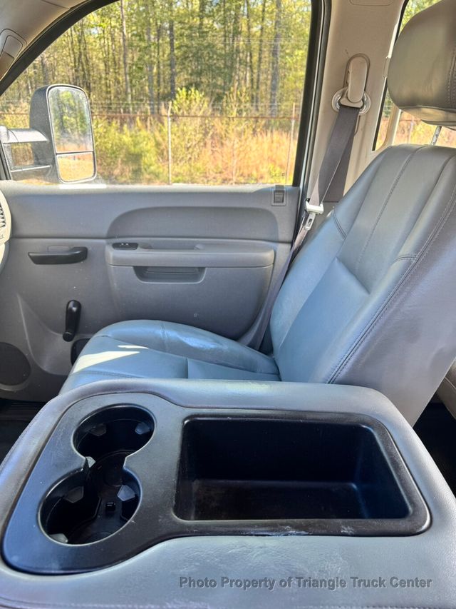 2014 Chevrolet 3500HD JUST 26k MILES! CREW CAB UTILITY SRW! +LADDER/ PIPE RACK FINANCE OR LEASE! - 23002306 - 63
