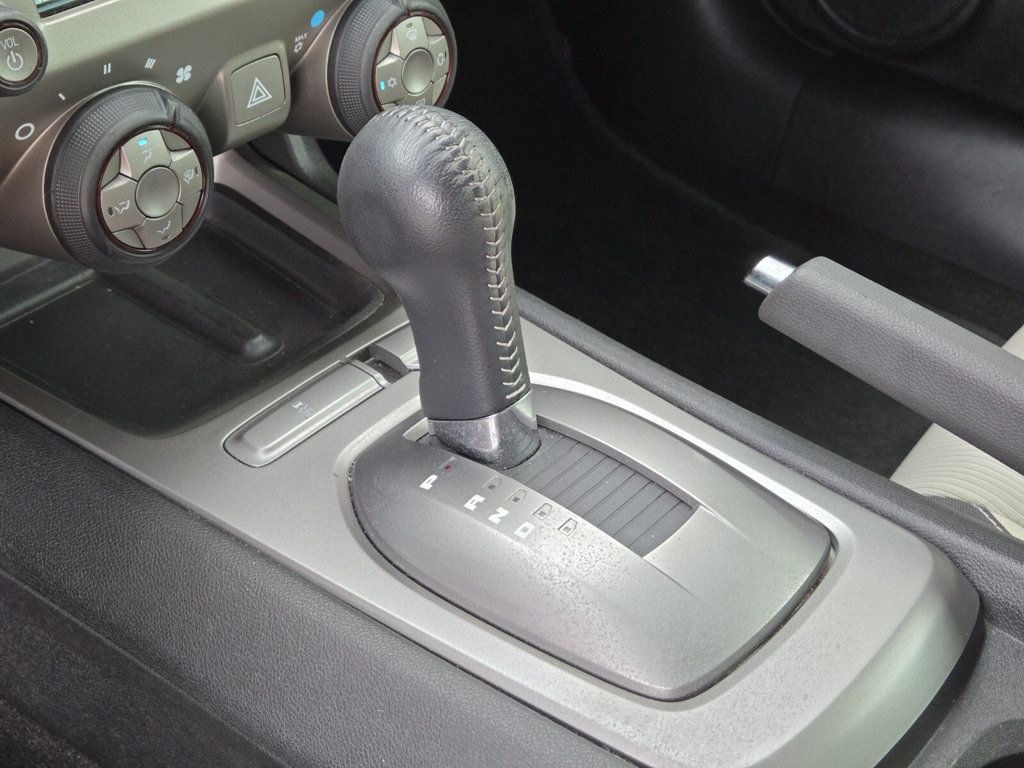 2014 Chevrolet Camaro 2dr Coupe LT w/1LT - 22942608 - 16