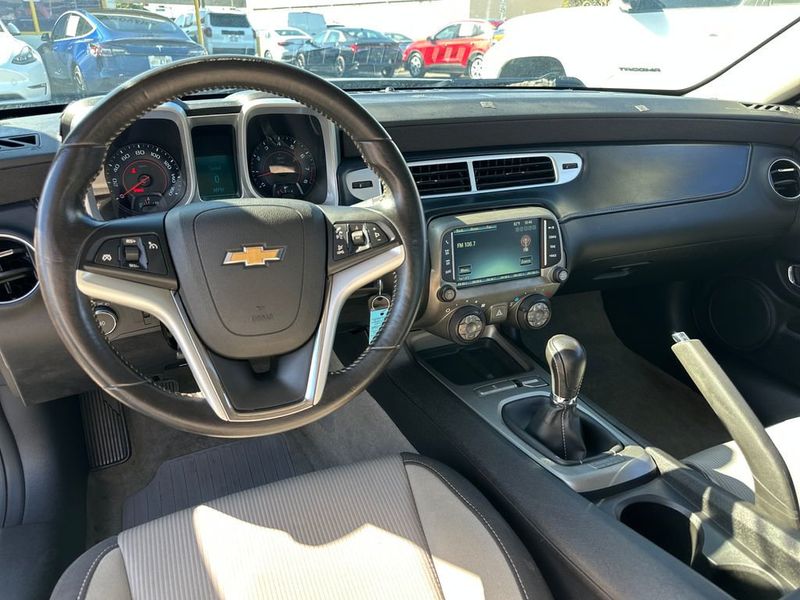 2014 Chevrolet Camaro 2dr Coupe LT w/1LT - 22970134 - 13