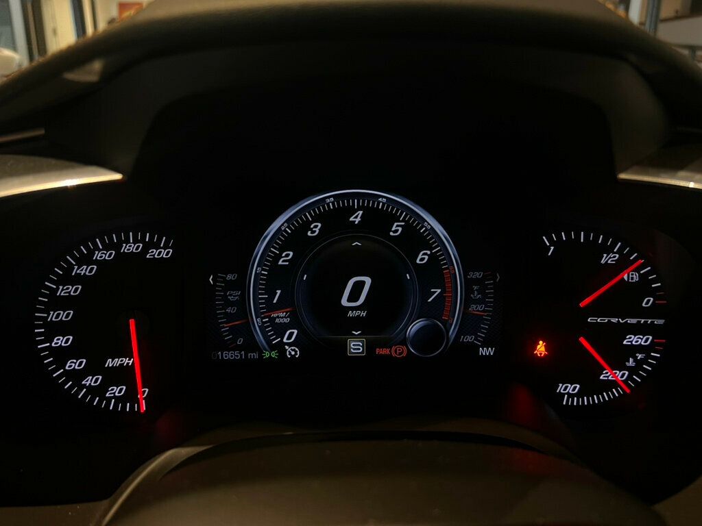 2014 Chevrolet Corvette Stingray 2LT/Z51PerfPkg/Htd&CldSeats/PerfExhaust/MagneticRideControl/NAV - 22984359 - 11