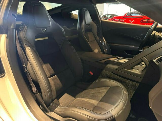 2014 Chevrolet Corvette Stingray MSRP$73340/3LT-EquipmentGroup/CarbonFiberDualRoof/NAV - 23040297 - 25