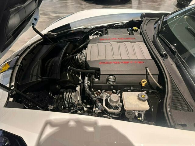 2014 Chevrolet Corvette Stingray MSRP$73340/3LT-EquipmentGroup/CarbonFiberDualRoof/NAV - 23040297 - 8