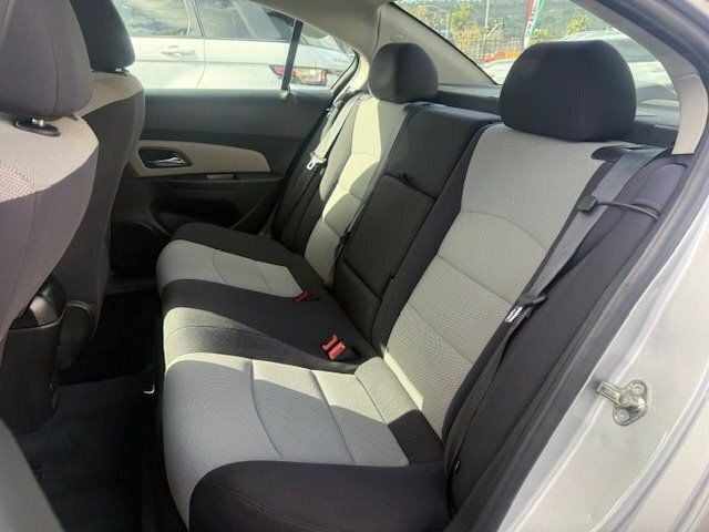 2014 Chevrolet CRUZE 4dr Sedan Automatic LS - 22969590 - 4