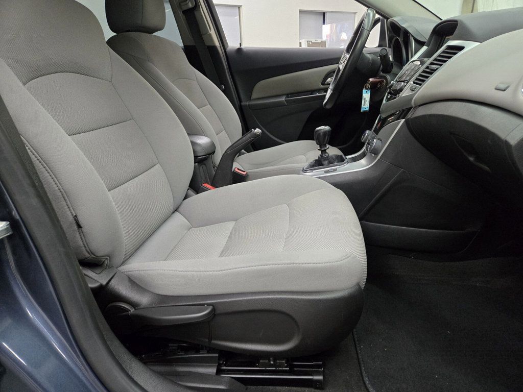 2014 Chevrolet CRUZE 4dr Sedan Manual ECO - 22967884 - 12
