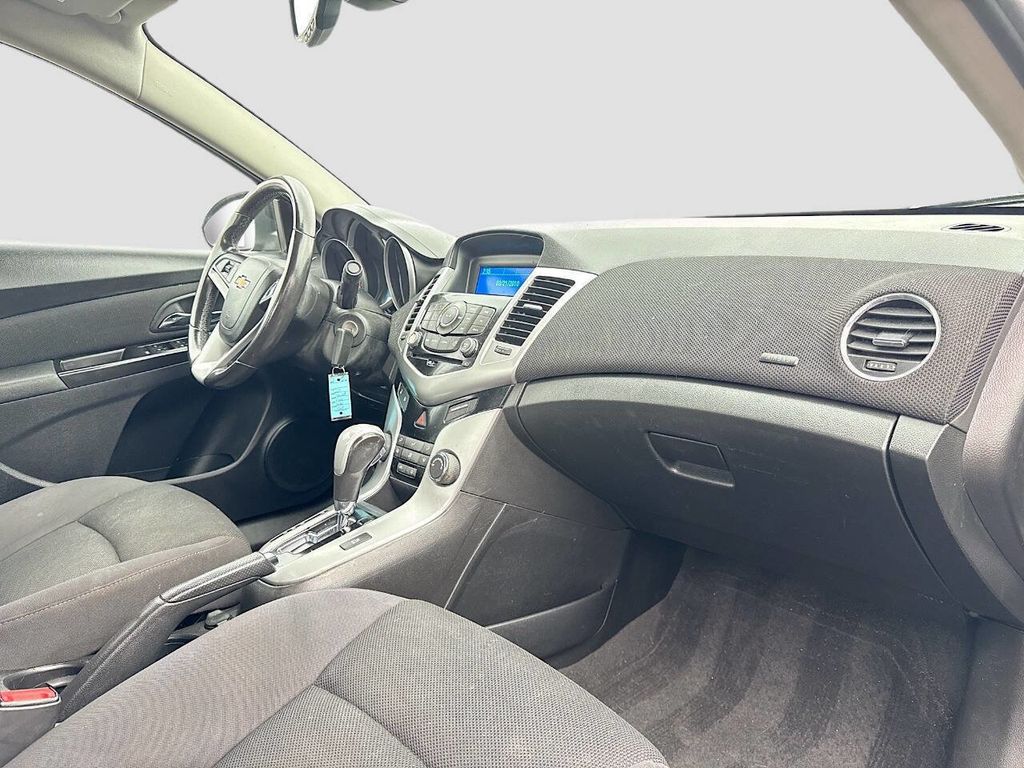 2014 Chevrolet Cruze Chevy Cruze LT - 1 Owner - Fuel Efficient Daily Driver - 22951760 - 16