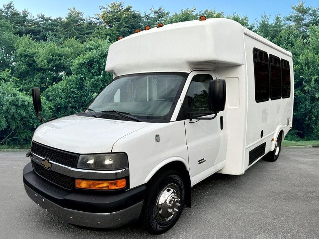 2014 Chevrolet Express 4500 Shuttle Bus For Church Senior Tour Charters Student Hotel Transport - 22610176 - 2