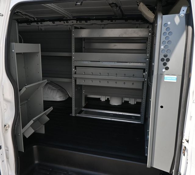 2014 Chevrolet Express Cargo Van 2500 - 23072132 - 9