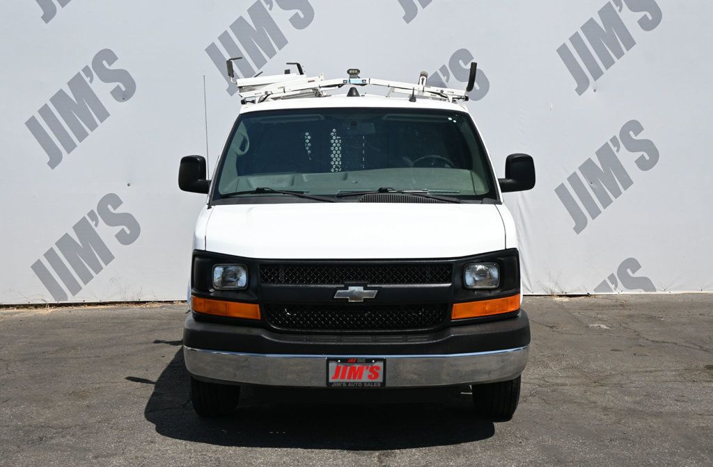Chevrolet Express photo 2