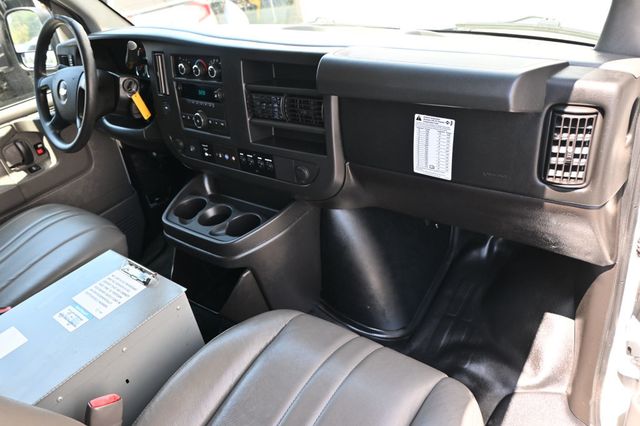 2014 Chevrolet Express Cargo Van 2500 - 23072132 - 5