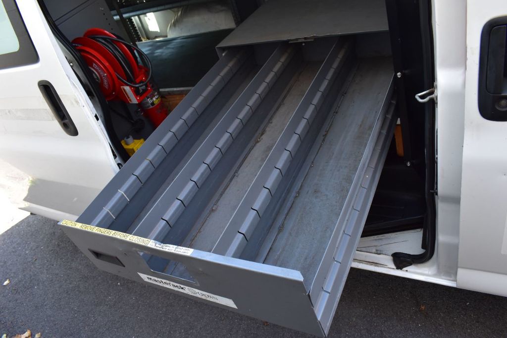 2014 Chevrolet Express Cargo Van RWD 2500 135" - 21498931 - 19