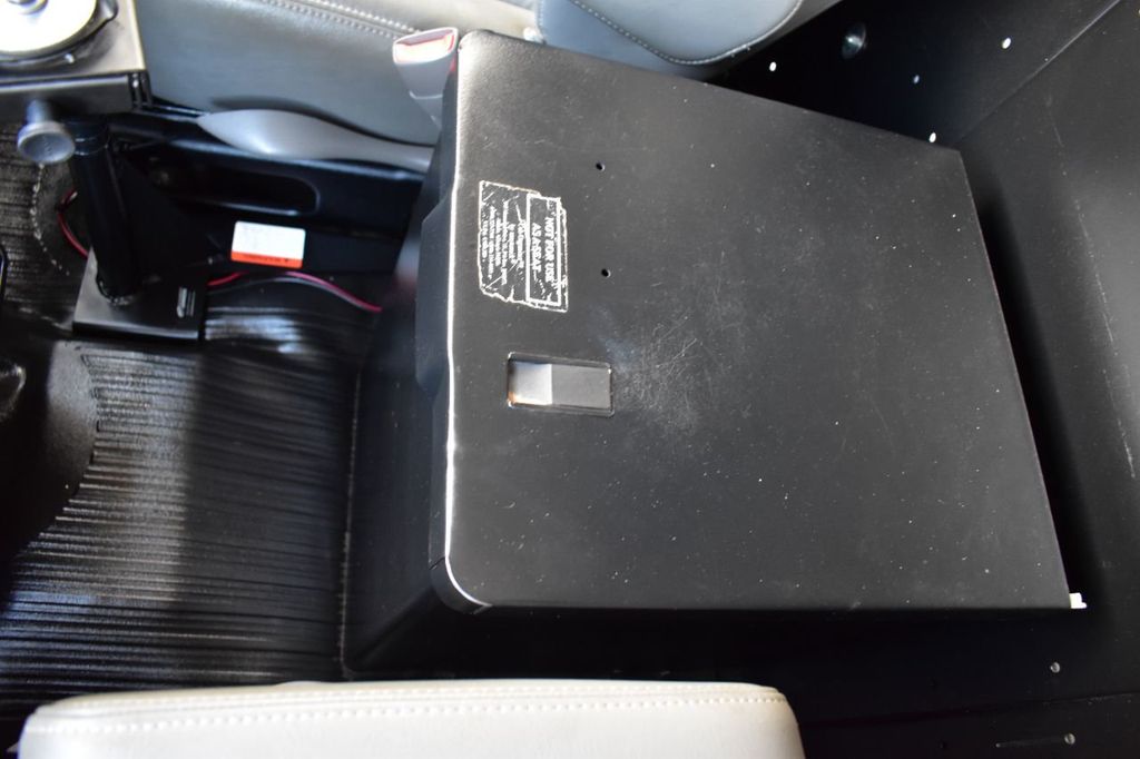 2014 Chevrolet Express Cargo Van RWD 2500 135" - 21498931 - 37