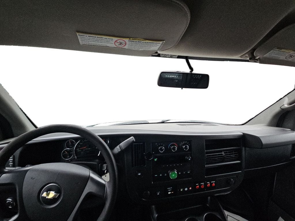 Chevrolet Express photo 11