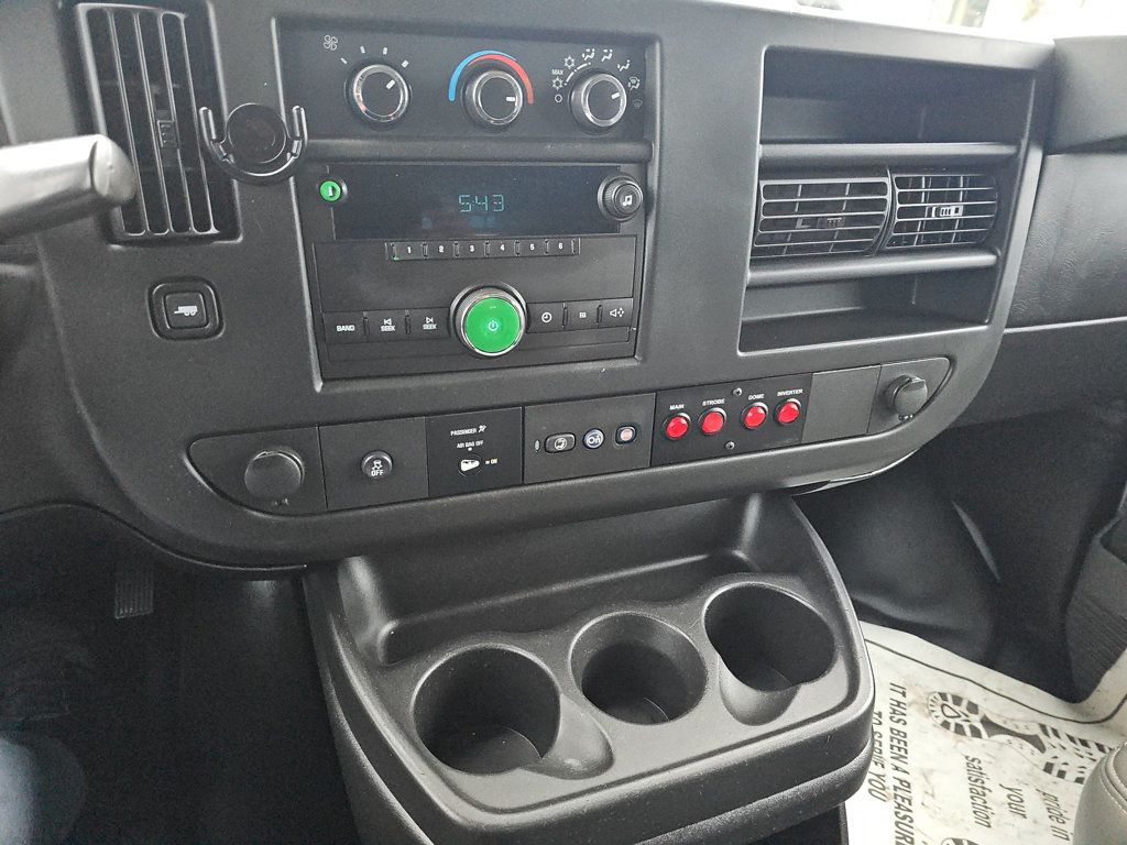 Chevrolet Express photo 13