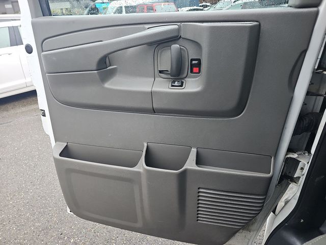 2014 Chevrolet Express Cargo Van RWD 2500 135" - 22963862 - 15