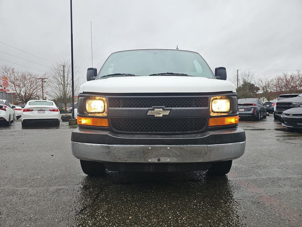 Chevrolet Express photo 18