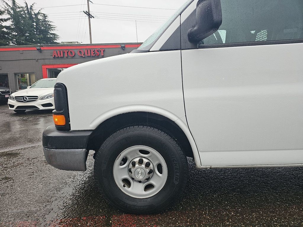 Chevrolet Express photo 24