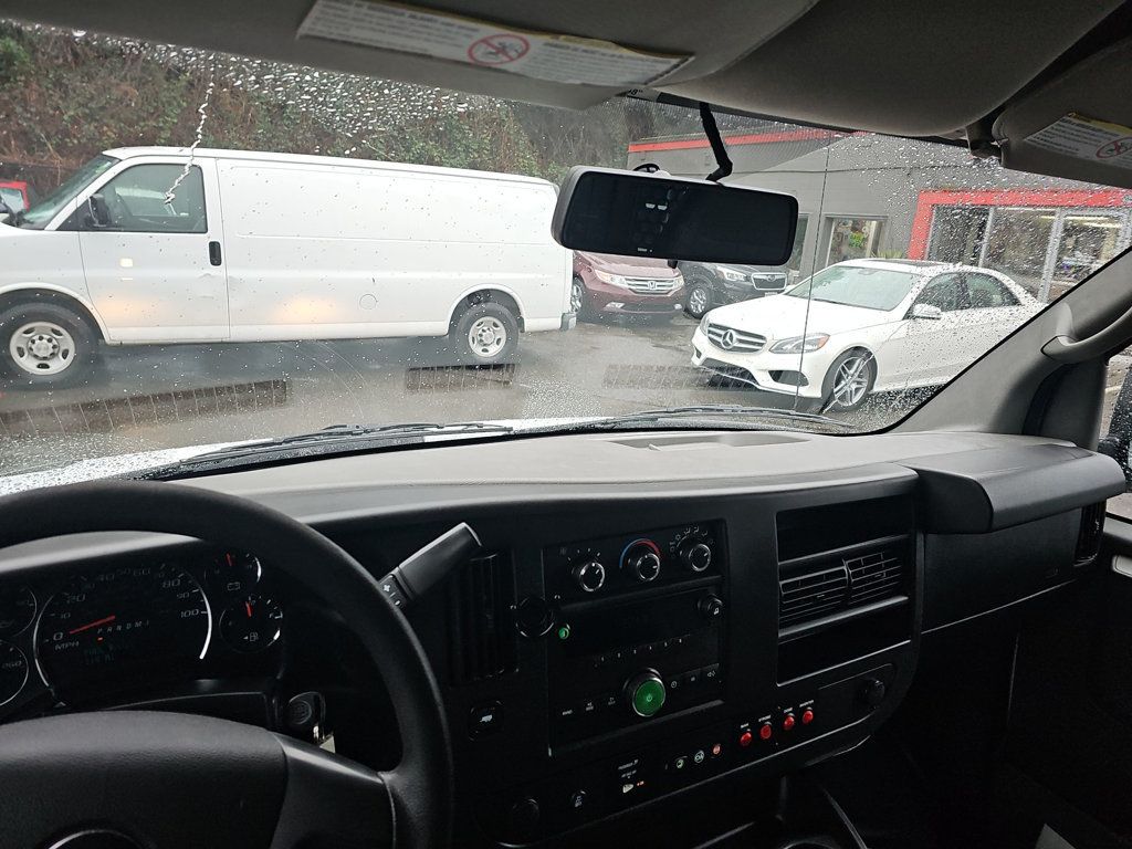 Chevrolet Express photo 25