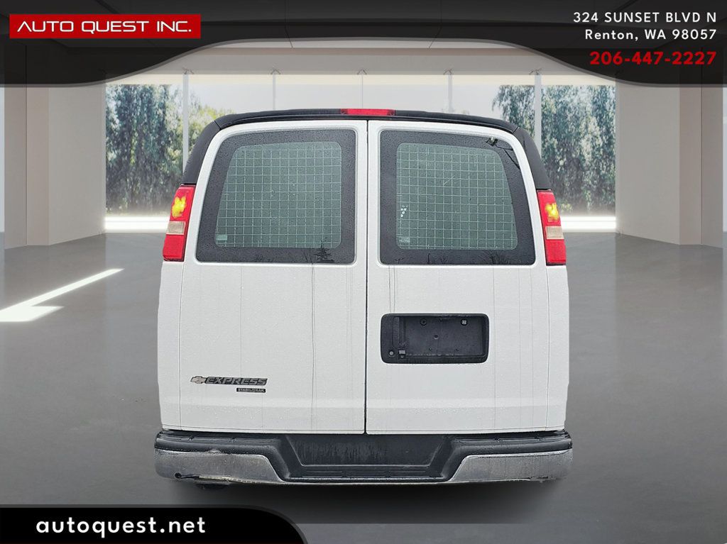 Chevrolet Express photo 6