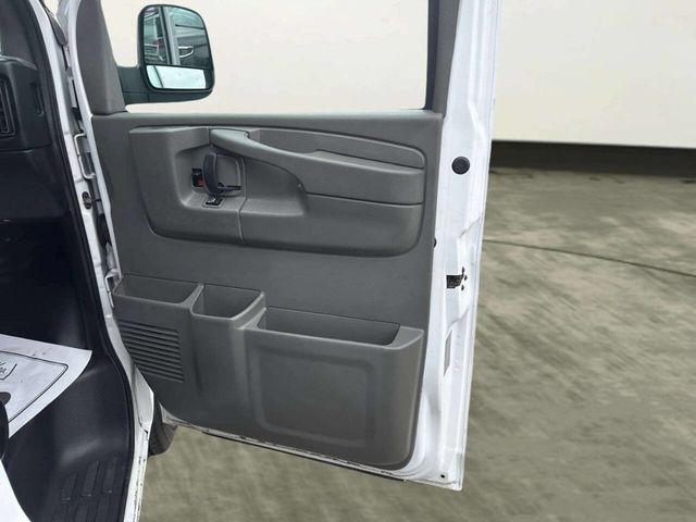 2014 Chevrolet Express Cargo Van RWD 2500 135" - 23007410 - 15