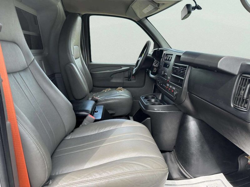 2014 Chevrolet Express Cargo Van RWD 2500 135" - 23014124 - 17