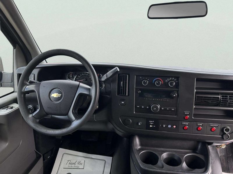 2014 Chevrolet Express Cargo Van RWD 2500 135" - 23014124 - 21