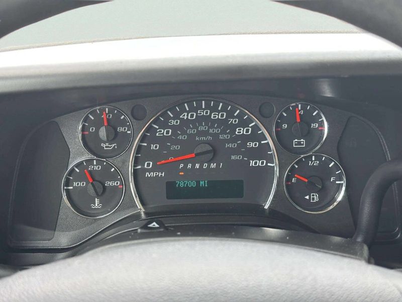 2014 Chevrolet Express Cargo Van RWD 2500 135" - 23014124 - 28