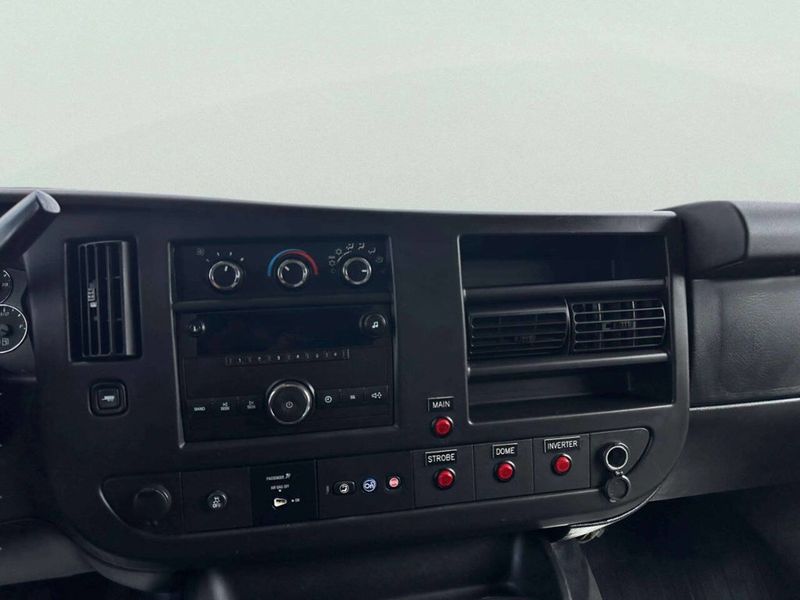 2014 Chevrolet Express Cargo Van RWD 2500 135" - 23014124 - 30