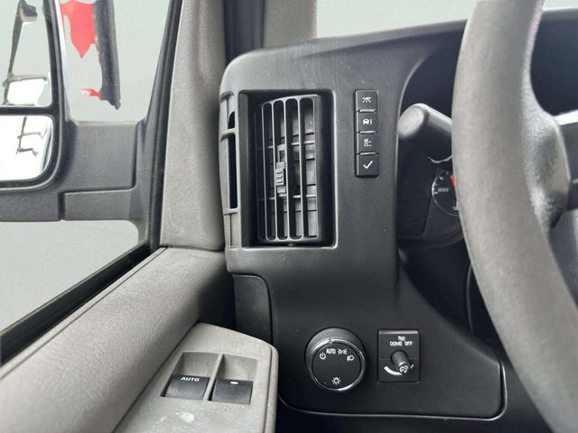 2014 Chevrolet Express Cargo Van RWD 2500 135" - 23014124 - 32