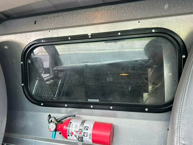 2014 Chevrolet Express Cargo Van RWD 2500 135" - 23073524 - 10