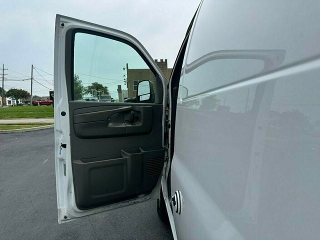 2014 Chevrolet Express Cargo Van RWD 2500 135" - 23073524 - 19