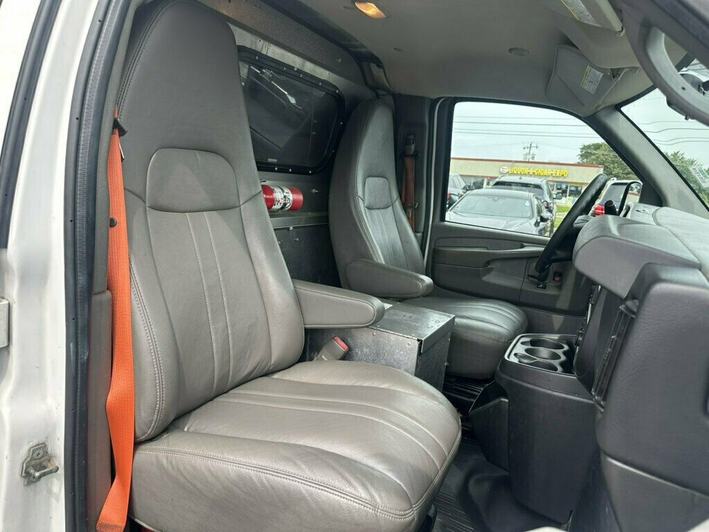 2014 Chevrolet Express Cargo Van RWD 2500 135" - 23073524 - 24