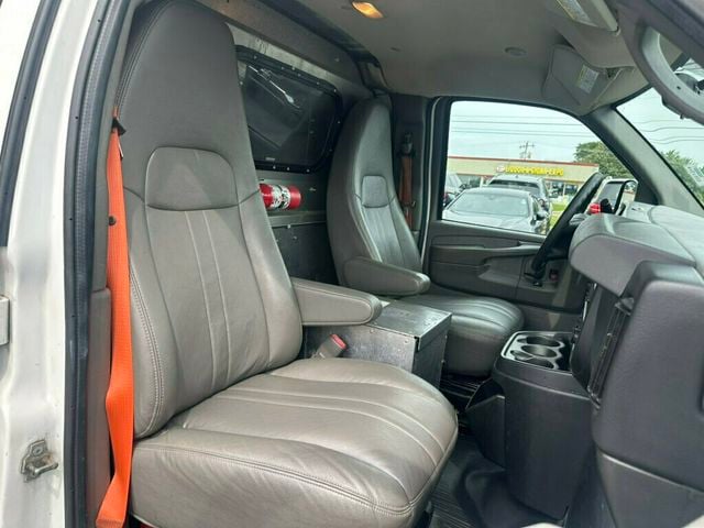 2014 Chevrolet Express Cargo Van RWD 2500 135" - 23073524 - 24