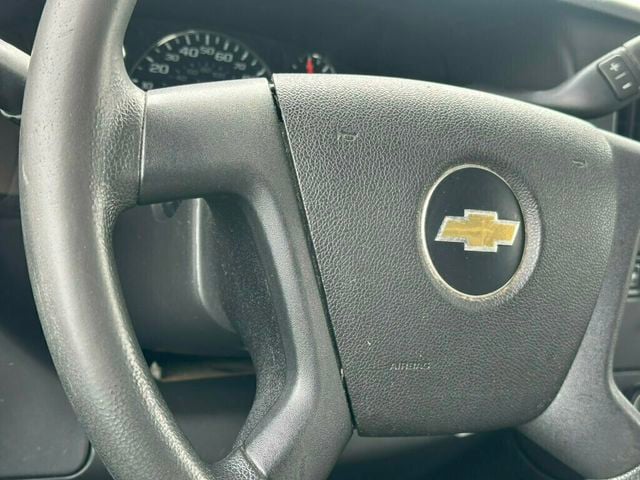 2014 Chevrolet Express Cargo Van RWD 2500 135" - 23073524 - 27