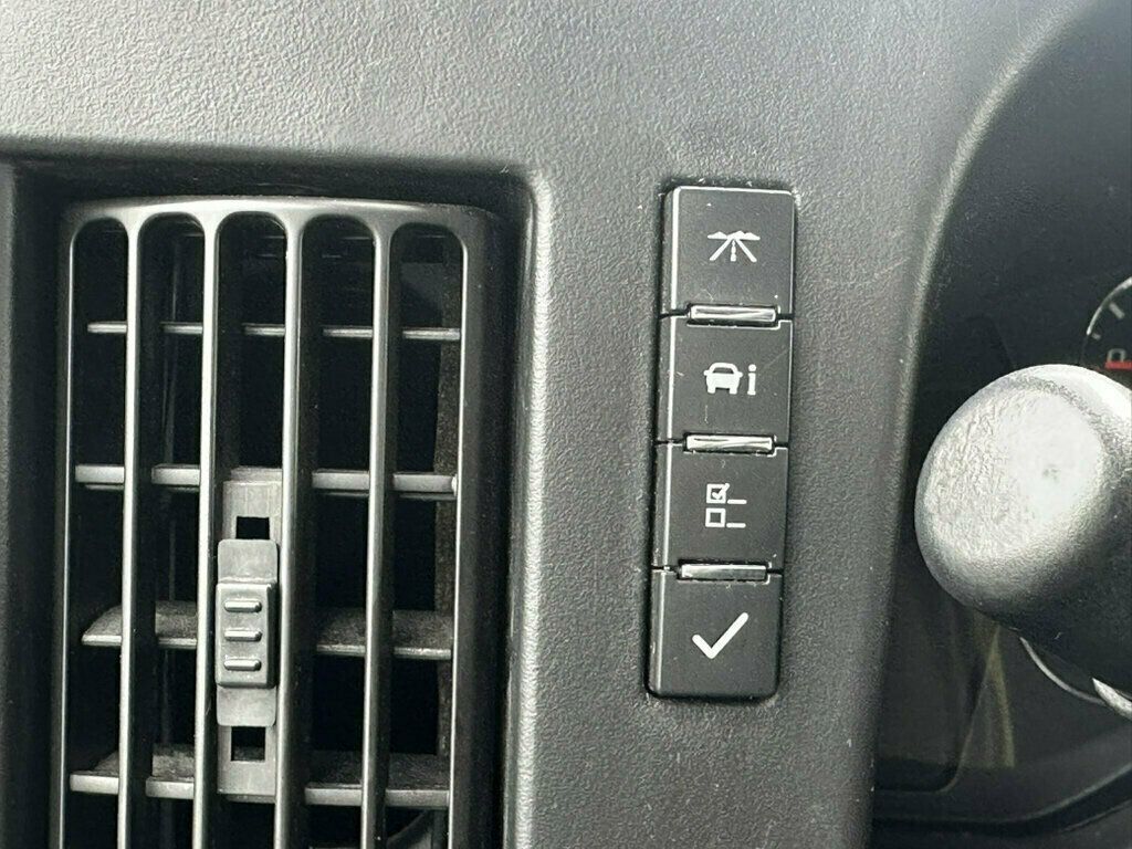 2014 Chevrolet Express Cargo Van RWD 2500 135" - 23073524 - 30