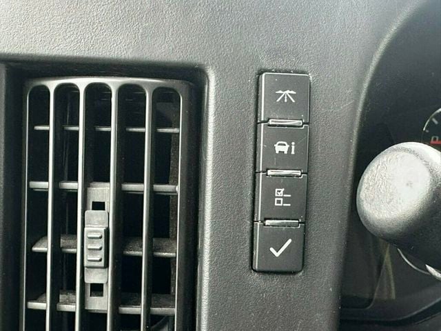 2014 Chevrolet Express Cargo Van RWD 2500 135" - 23073524 - 30