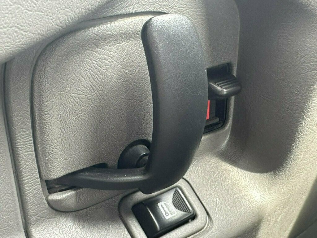 2014 Chevrolet Express Cargo Van RWD 2500 135" - 23073524 - 31