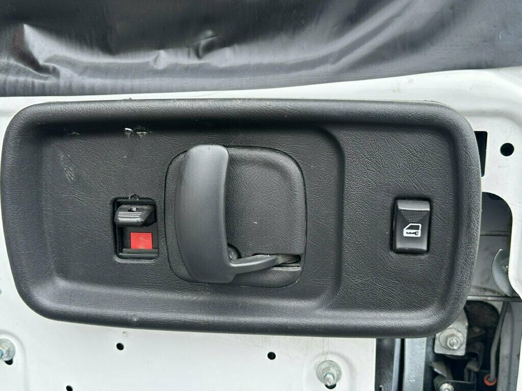 2014 Chevrolet Express Cargo Van RWD 2500 135" - 23073524 - 38