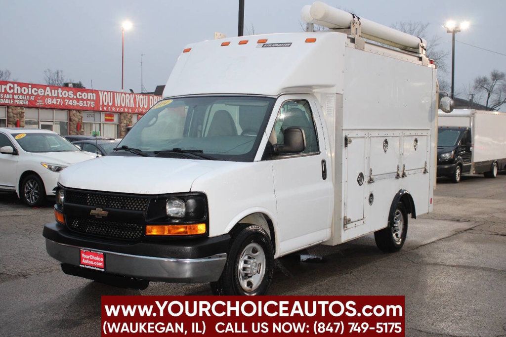 2014 Chevrolet Express Commercial Cutaway 3500 Van 139" - 22725499 - 0