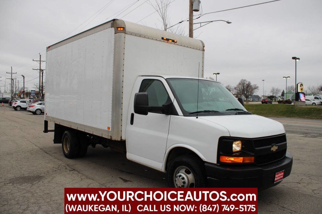 2014 Chevrolet Express Commercial Cutaway 3500 Van 159" - 22697389 - 2