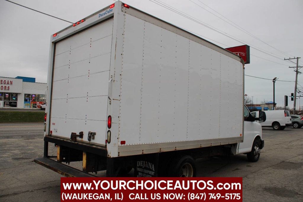 2014 Chevrolet Express Commercial Cutaway 3500 Van 159" - 22697389 - 4